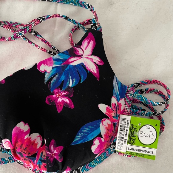 Bikini - Picture 3 of 4